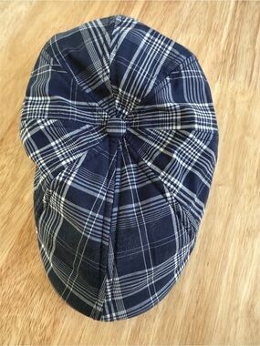 Boston Scally Men's Navy Plaid Newsboy Cap - size small